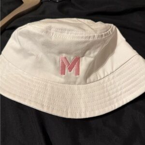 Pink "M" initialed bucket hat
